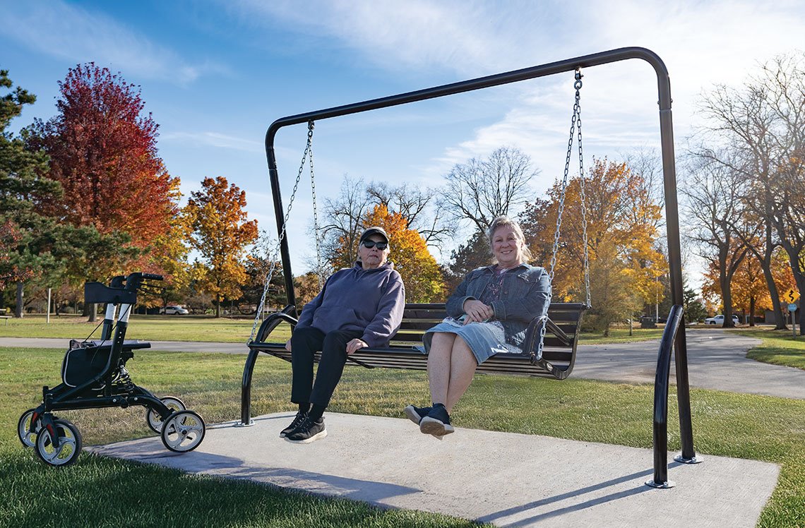 Studio Collection 6' Swinging Bench